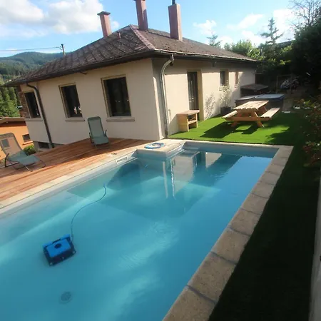 Maison L'impasse, Exterieur, Cheminee Et Piscine Chauffee L'ete Holiday home *
